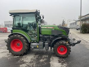 Tracteur agricole Fendt 211 Vario P 110 CV 4RM à transmission par engrenages, haute puissance, compact, pour vergers et vignobles, avec pompe et roulement - Product Image 5