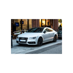 ออดี้ R8ประสิทธิภาพ V10พร้อมสเปคพร้อมติดตามและการออกแบบที่เป็นสัญลักษณ์ - Product Image 1