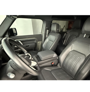 Land Rover Defender 90 X-Dynamic SE d'occasion propre, modèle 2022 - Product Image 3