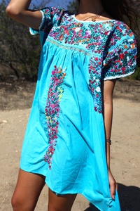 Oaxacan 100% coton Mini robe fleurs brodées à la main Crochet détail Sexy tunique/chemisier avec manches de cou grande taille - Product Image 2