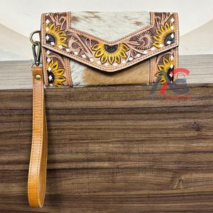 กระเป๋าคลัทช์หนังวัวแท้แบรนด์ดังรุ่นใหม่ กระเป๋าถือสำหรับออกงานกลางคืน แฟชั่นมินิ กระเป๋าคล้องมือ ดีไซน์ทันสมัย - Product Image 1