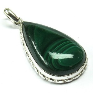 Pendentifs en argent sterling 925 Shri Ashapura Jewels Extreme Fabulous Green Pear Malachite, mode indienne bohème, fiançailles - Product Image 1