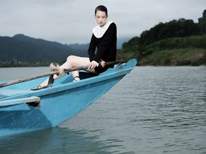 Bon prix spécial à manches longues Mini robe pour femmes col rond QUINN MINI robe rayonne Spandex tissu tissé blanc ANT Vietnam - Product Image 3