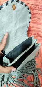 Bolso cruzado bohemio de piel de vaca con estilo para mujer, gran capacidad, cuero de nailon, flecos, adorno de borlas, cadena de botones - Product Image 4