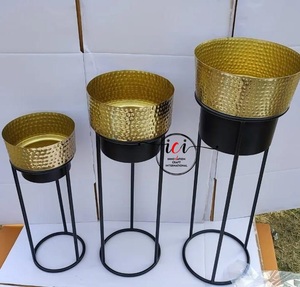 Jardinières martelées latérales murales décoratives de vente chaude avec support dans des tailles personnalisées avec une finition unique - Product Image 3