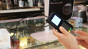 Quiosco de control de precios con pantalla táctil o Quiosco de gestión de colas para tiendas minoristas o comedor - Product Image 5