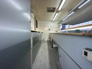 Conteneur de cuisine mobile 4,8 m en acier inoxydable, espace de préparation, compartiments isolés, utilisation en extérieur, montage facile - Product Image 1