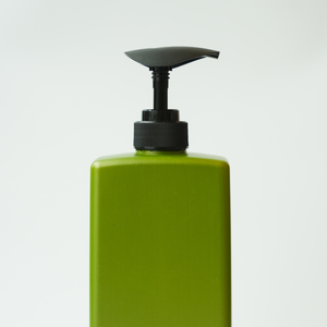 Botella de 750ml de plástico verde de fábrica de Vietnam para envases cosméticos y cuidado del cabello para botellas de champú y acondicionador - Product Image 5