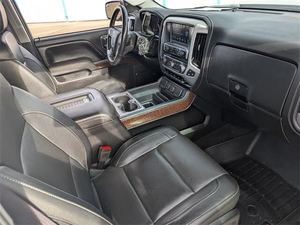 G-M-C Si-e-rra 2500HD SLT 2017, Cabina Doble, SB, 4WD, Interior de Cuero Oscuro, Caja de Cambios Automática, Volante a la Izquierda, Tamaño de Neumáticos R16, Furgoneta 4x4 Trasera - Product Image 5