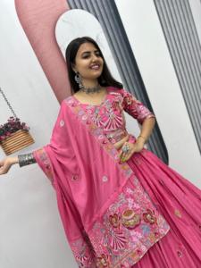 Impresionante Festival Lehenga Choli con hilo de bordado pesado y trabajo de secuencia perfecto para bodas y ocasiones festivas especiales - Product Image 3