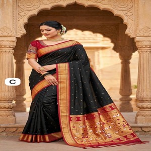 Sari en soie Paithani douce VASTRA COTTAGE avec tissage Zari, motif Meenakari, pallu riche en motifs de paon et chemisier en soie contrastant - Product Image 4