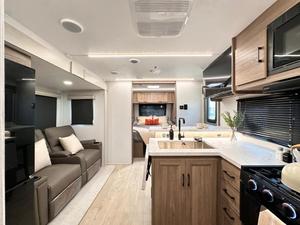 รถพ่วงสำหรับเดินทางแบบพับได้น้ำหนักเบาพิเศษสำหรับการตั้งแคมป์ใน2024 2025 coachmens Freedom RV - Product Image 3