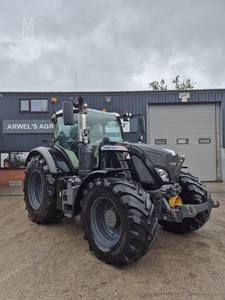2017 TRACTOR FENDT 724 VARIO - Product Image 2