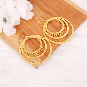Pendientes colgantes de diseñador bohemios hechos a mano, Latón chapado en oro amarillo con cadena, joyería de moda para bodas y cumpleaños - Product Image 3