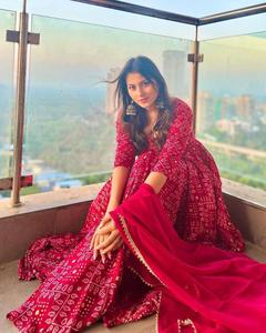 Robe Anarkali imprimée de créateur occidental en soie Butter de qualité supérieure, tenue de soirée et de mariage, entièrement cousue, coupe évasée pour femme - Product Image 3