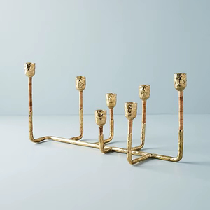Soporte cónico de metal dorado minimalista para casas contemporáneas que ofrece un diseño elegante con calidad duradera y duradera - Product Image 1