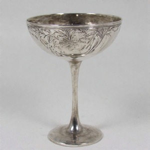 GoldenGrail Divine Grace Calice à vin en métal orné Gobelet traditionnel à finition antique pour les rituels religieux et les autels d'église - Product Image 6