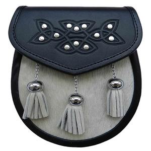 Tartán hecho a mano Sporran Acentos de borla con estilo Hecho de cuero Características Metalistería decorativa Cinturones tradicionales Sporran - Product Image 1