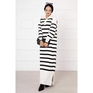 Robe en maille boutonnée Ecru - Product Image 1