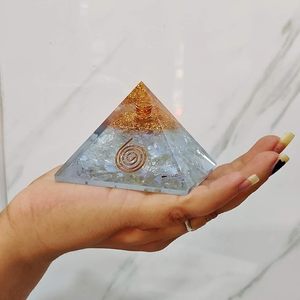Pyramide d'énergie d'orgone d'opalite artisanale en pierre semi-précieuse pour la méditation Vastu Chakra équilibrant la protection des champs électromagnétiques - Product Image 6