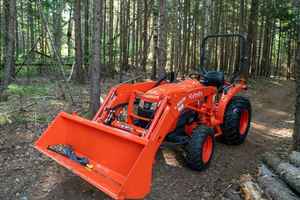 Tracteur agricole compact et efficace pour B23 25HP 4WD à transmission par engrenages - Idéal pour la tonte, le labour, le transport et les opérations légères - Product Image 6