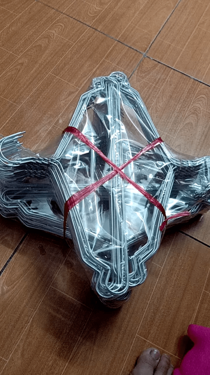 สีเทาเข้ม