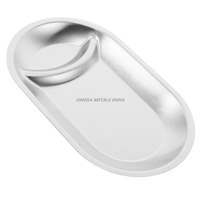 Plateau de service ovale élégant en argent, surface polie, design élégant, motif floral fait main, marque OMEGA METALS INDIA, qualité supérieure