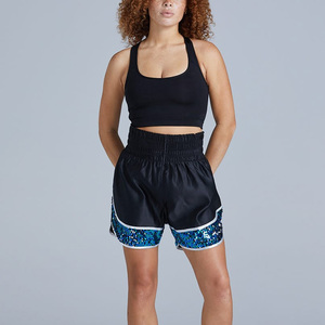 Pantalones cortos de boxeo transpirables para mujer con impresión personalizada Proveedor OEM para entrenamiento y partidos Opciones de etiqueta privada - Product Image 4