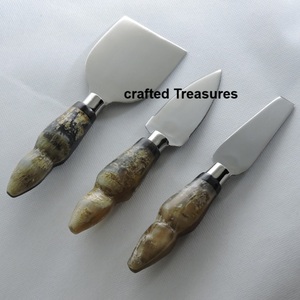 Vente chaude fromage coupe ensemble outils classique Royal élégant résine et os poignée beurre crème épandeur fromage couteaux ensemble outils - Product Image 4