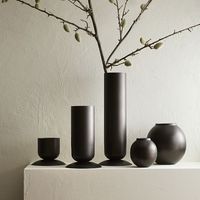 Vase de table moderne en laiton, style côtier, pour une décoration intérieure luxueuse