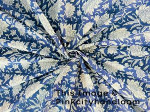 Tissu de matelassage léger en coton biologique pur fait à la main en Inde pour femmes et filles, robe, sac, housse de rideau - Impression à la main - Product Image 4