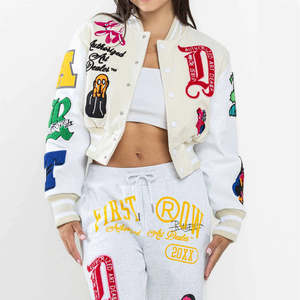 Chaquetas Varsity Cortas Personalizables con Logotipo Bordado en Chenilla, Parches y Mangas de Cuero Genuino, Ecológicas y Transpirables para Mujer - Product Image 5