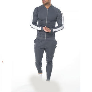 Nouveau design de survêtements Vêtements de sport coupe ajustée pour hommes unis Survêtement personnalisé avec fermeture éclair en coton et polyester - Product Image 4