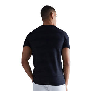 เสื้อยืดทรงเข้ารูปกล้ามเนื้อสีดำของผู้ชายผ้าโพลีเอสเตอร์ผสมสีดำ - Product Image 4