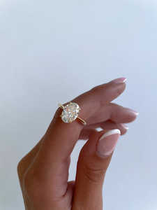 Vente en gros de bijoux coniques en or jaune massif 14K pour femmes, diamants de laboratoire ovales taillés Solitaire Emily, bagues de fiançailles et de mariage - Product Image 3