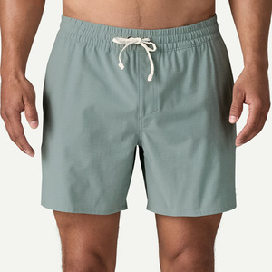 Shorts de plage d'été pour hommes, personnalisés, 100% polyester, toile, cordon de serrage, respirant, style surf, motif uni, vente en gros, OEM - Product Image 5