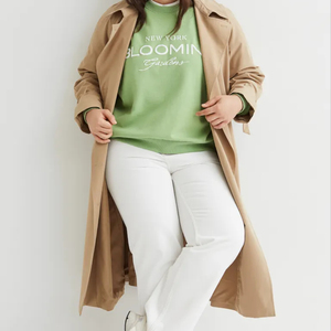 Sweat-shirt surdimensionné à capuche et col rond avec logo sur le devant pour femmes de grande taille vente en gros à bas prix pour la saison d'hiver - Product Image 3