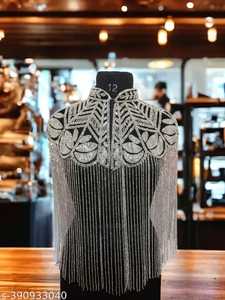 เสื้อคลุมยาวผ้าโพลีเอสเตอร์หรูหราพร้อมลูกปัดดีไซน์ประดับเลื่อมสำหรับงานเฉลิมฉลองเฉลิมฉลองที่คอโลโก้สวยงามด้านหลัง - Product Image 6