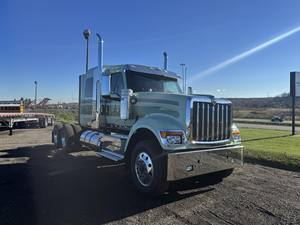 Camion benne d'occasion INTERNATIONAL 6x4, 2012-2017, moteur diesel 10 cylindres, caméra arrière 360°, écran tactile, automatique, Euro 5 - Product Image 2