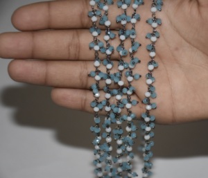 Chaîne de chapelet de grappe de perles d'opale blanche et de calcédoine aqua de qualité supérieure. Chaîne perlée de fil de laiton pour la fabrication de bijoux de collier de bracelet - Product Image 4