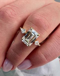 2.02CT VS1 Anillo de diamante cultivado en laboratorio de corte esmeralda 14K Oro sólido IGI Certificado Tres piedras Bisel Ajuste Propuesta/Compromiso Boda - Product Image 1