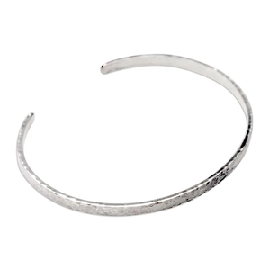 Brazalete de Plata de Ley 925 con Acabado Martillado, Joyería de Moda para Mujer, Brazalete con Dijes, Precio al por Mayor - Product Image 2