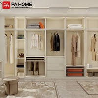 Ensemble de meubles de chambre à coucher modernes sur mesure PA : Armoire de luxe avec portes en aluminium et verre, dressing intégré et coiffeuse