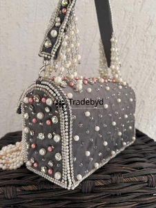 กระเป๋าคลัทช์ไข่มุกทำมือประดับดอกไม้ลูกปัด สายถอดได้ กันน้ำ สำหรับเจ้าสาว ผู้หญิง งานเลี้ยงสุดหรู และของขวัญ โดย Tradebyd - Product Image 6