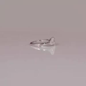 Anillo de compromiso de diamante cultivado en laboratorio con corte de pera, diseño hecho a mano personalizado con anillo de diamante de estilo moderno de oro sólido de proveedor indio - Product Image 5