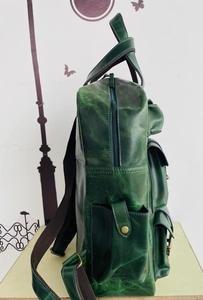 Sur mesure Élevez votre voyage Sacs à dos en cuir élégants et durables. Idéal pour les étudiants professionnels ou les voyageurs - Product Image 3