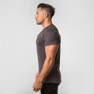 Camiseta de gimnasio para hombre, de secado rápido, transpirable, 100% poliéster, logotipo personalizado, patrón sólido OEM, manga corta, estilo de punto - Product Image 2