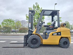Montacargas Contrapesado Diésel CAT de 3 Toneladas 4X4 con Operación Sentado para Uso en Pavimento Exterior - Product Image 2