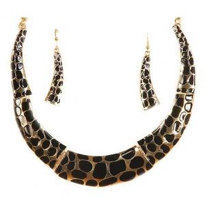 Urthn Gold-Plated <b>Statement</b> <b>Necklace</b> Set 1103031 Premium Fashion Jewelry for Women - Product Image 1