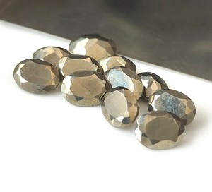Prix de gros Pyrite naturelle facettée, pierre précieuse en vrac, taille ovale 3x5mm-20x30mm, couleur dorée pour la fabrication de bijoux KHATUSHYAM GEMS - Product Image 4